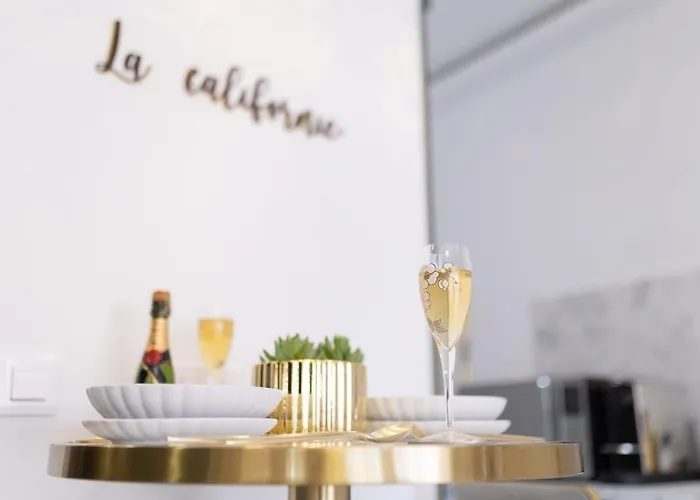 California Romantic With Balneo Apartment