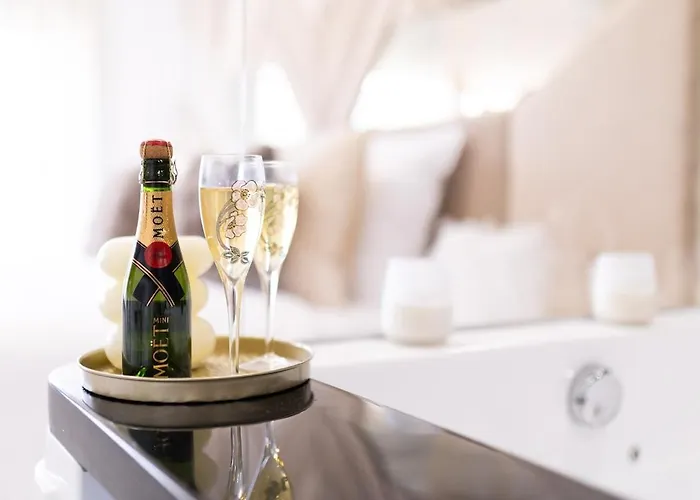 California Romantic With Balneo Apartment